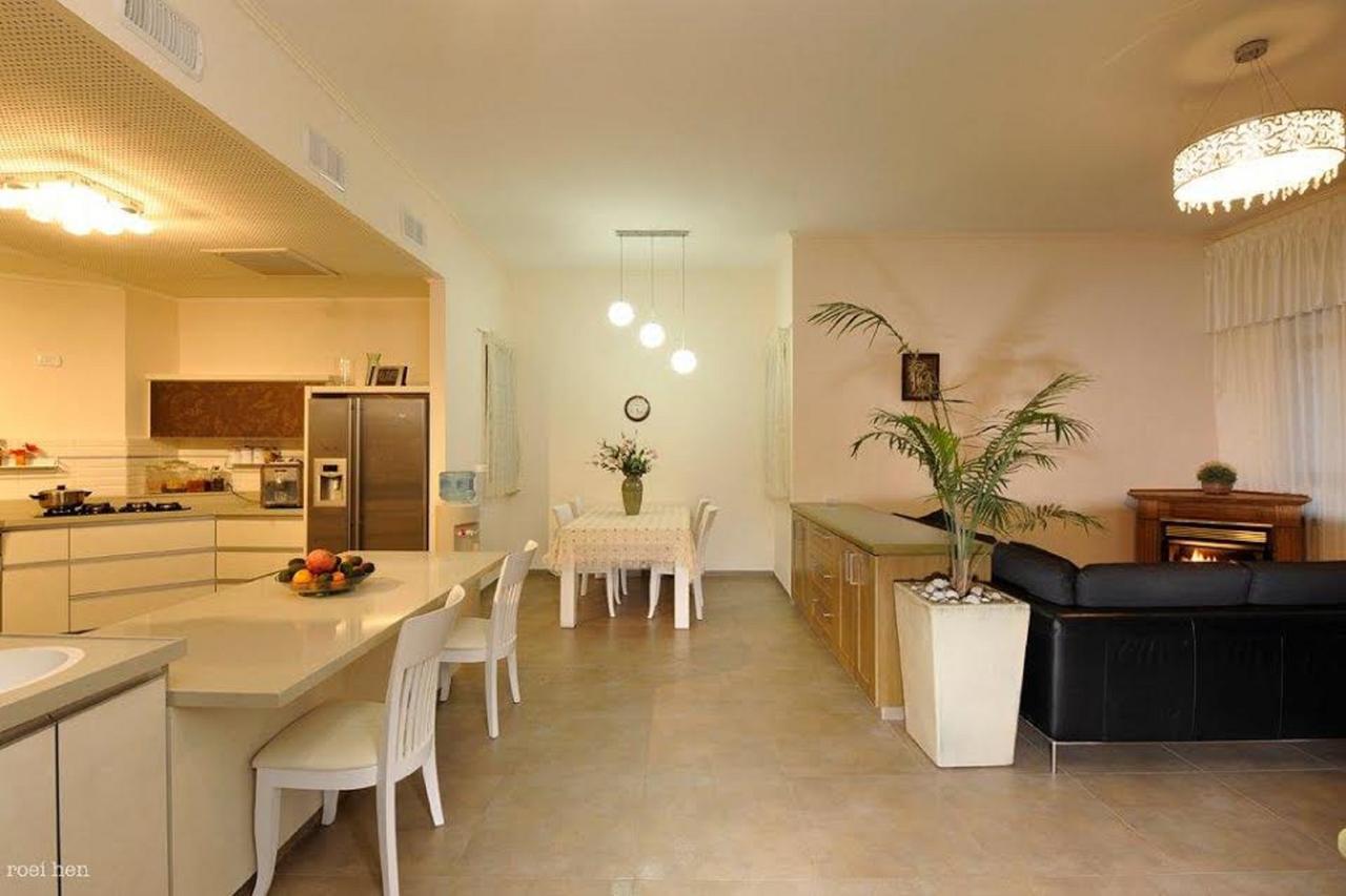 Achuza Bamarom Villa Safed Exterior foto